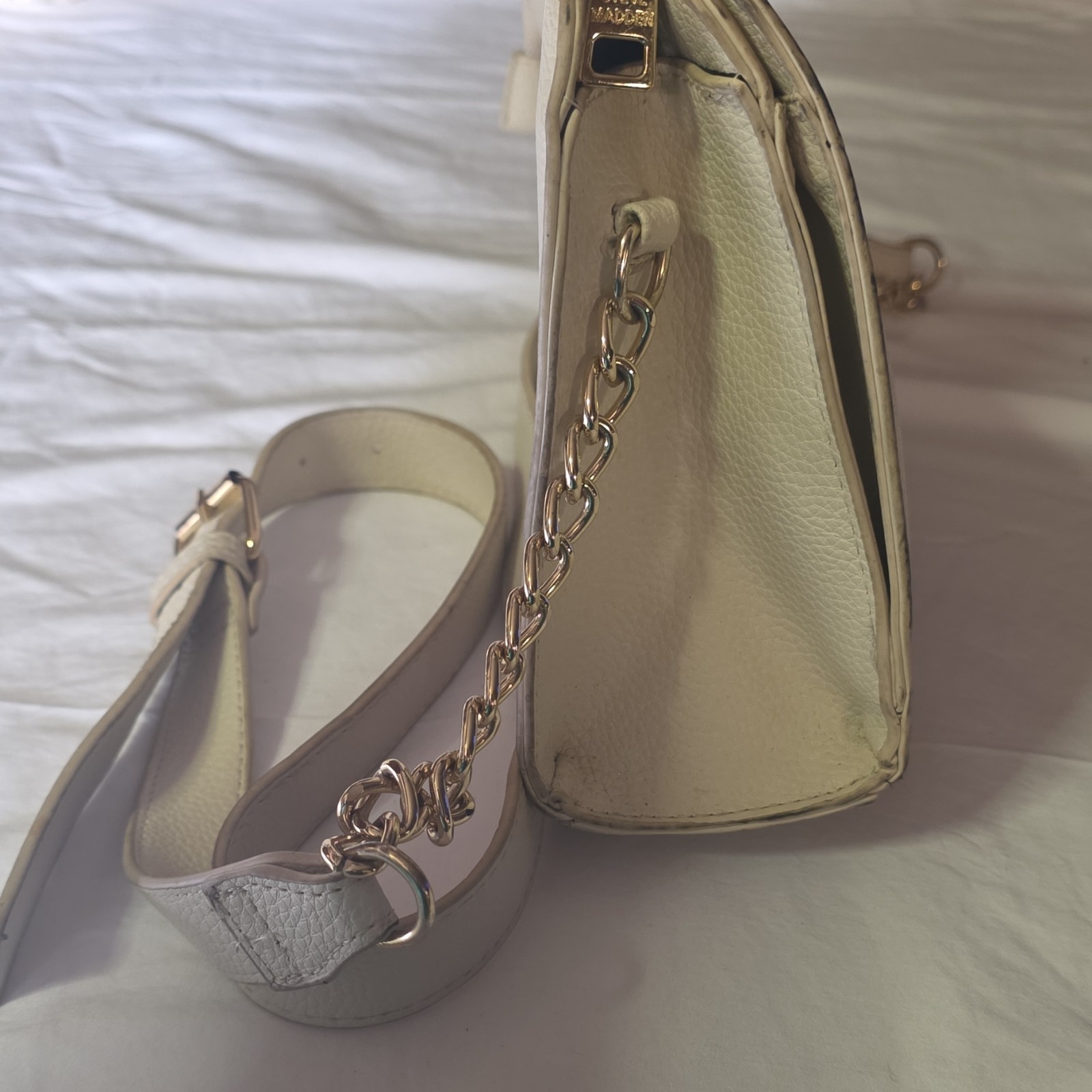 Steve Madden Women’s Small Beige Logo Crossbody Zip/Magnetic Chain Detach Strap