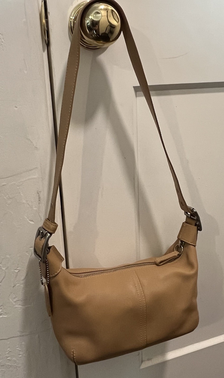 COACH 9564 British Tan Leather Legacy Demi Hobo Shoulder Bag Convertible Strap