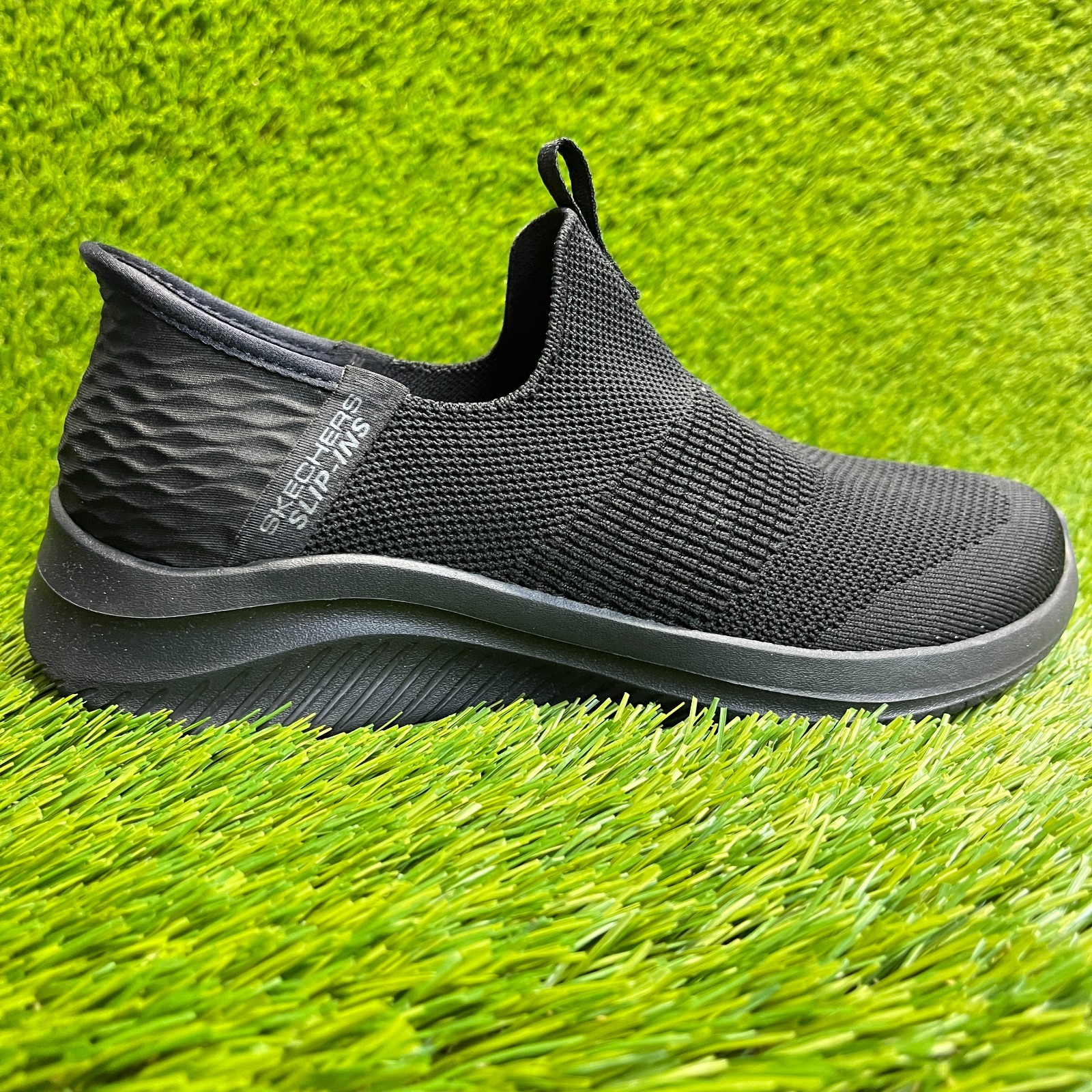 Skechers Ultra Flex 3.0 Cozy Womens Size 6D Black Walking Slip On Shoes Sneakers