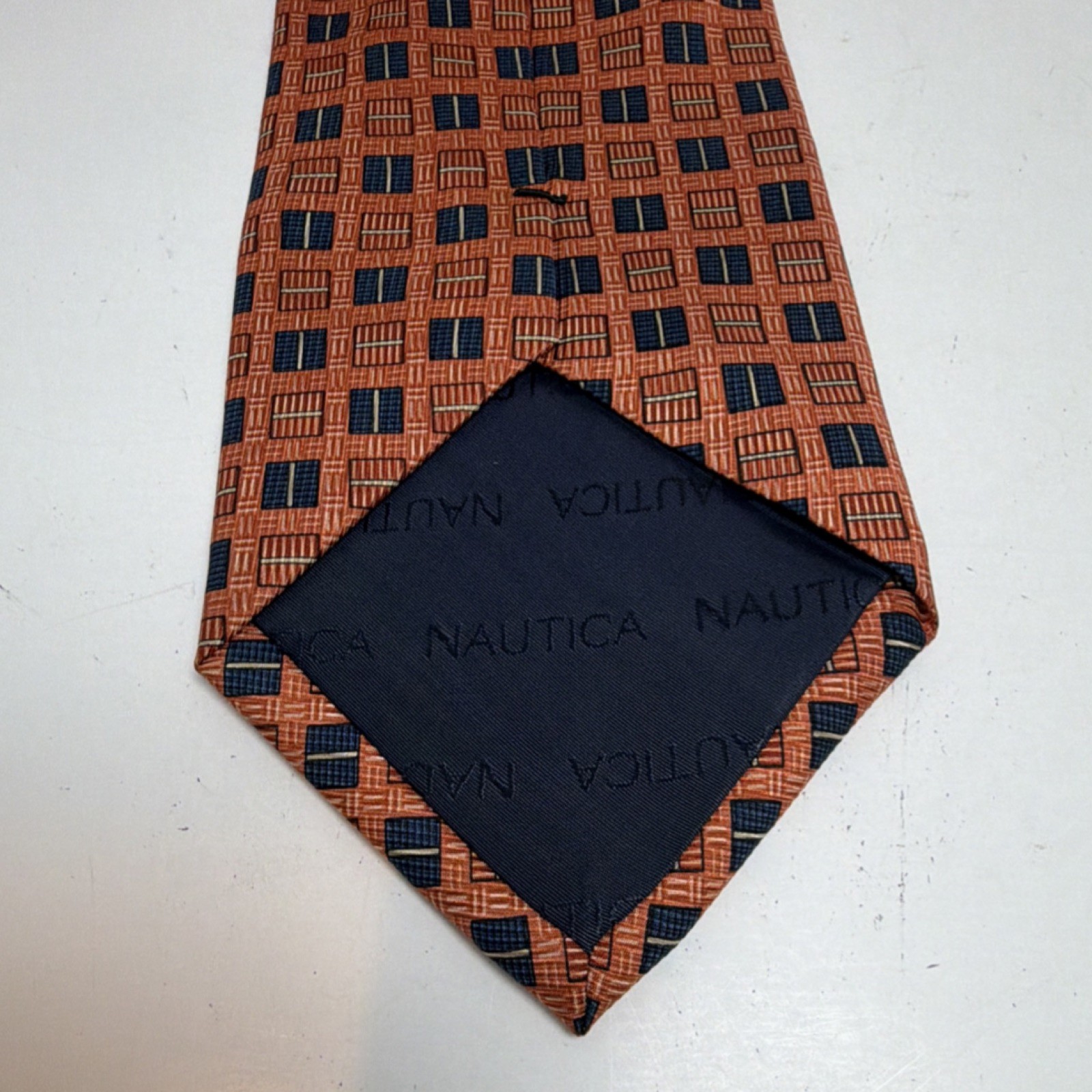 Nautica Men’s Orange Navy Silk Geometric Tie Classic Size 57-60″ x 3.5″ 050