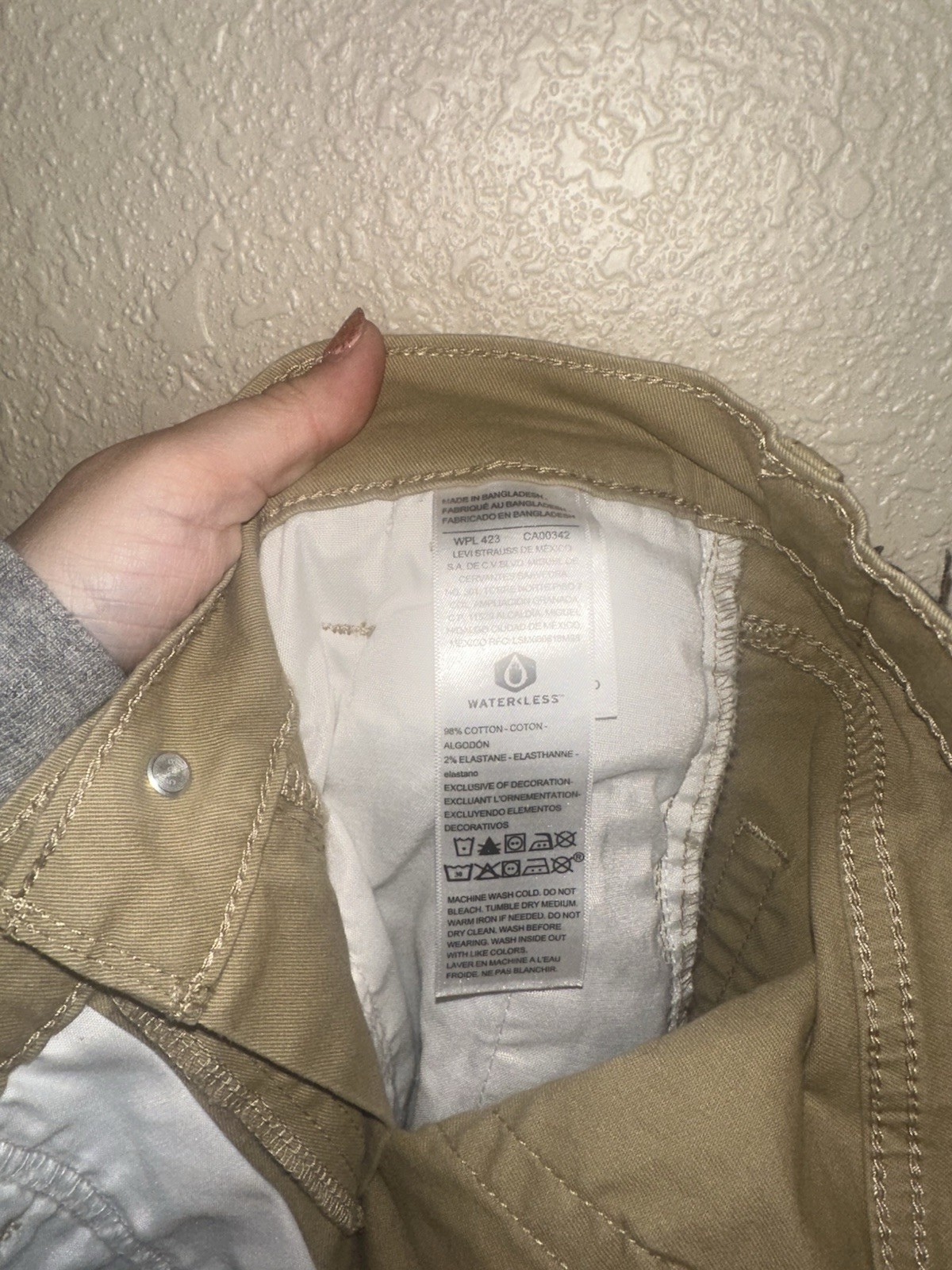 Signature by Levi Strauss & Co. Men’s Chino Pants Athletic Straight Khaki W30
