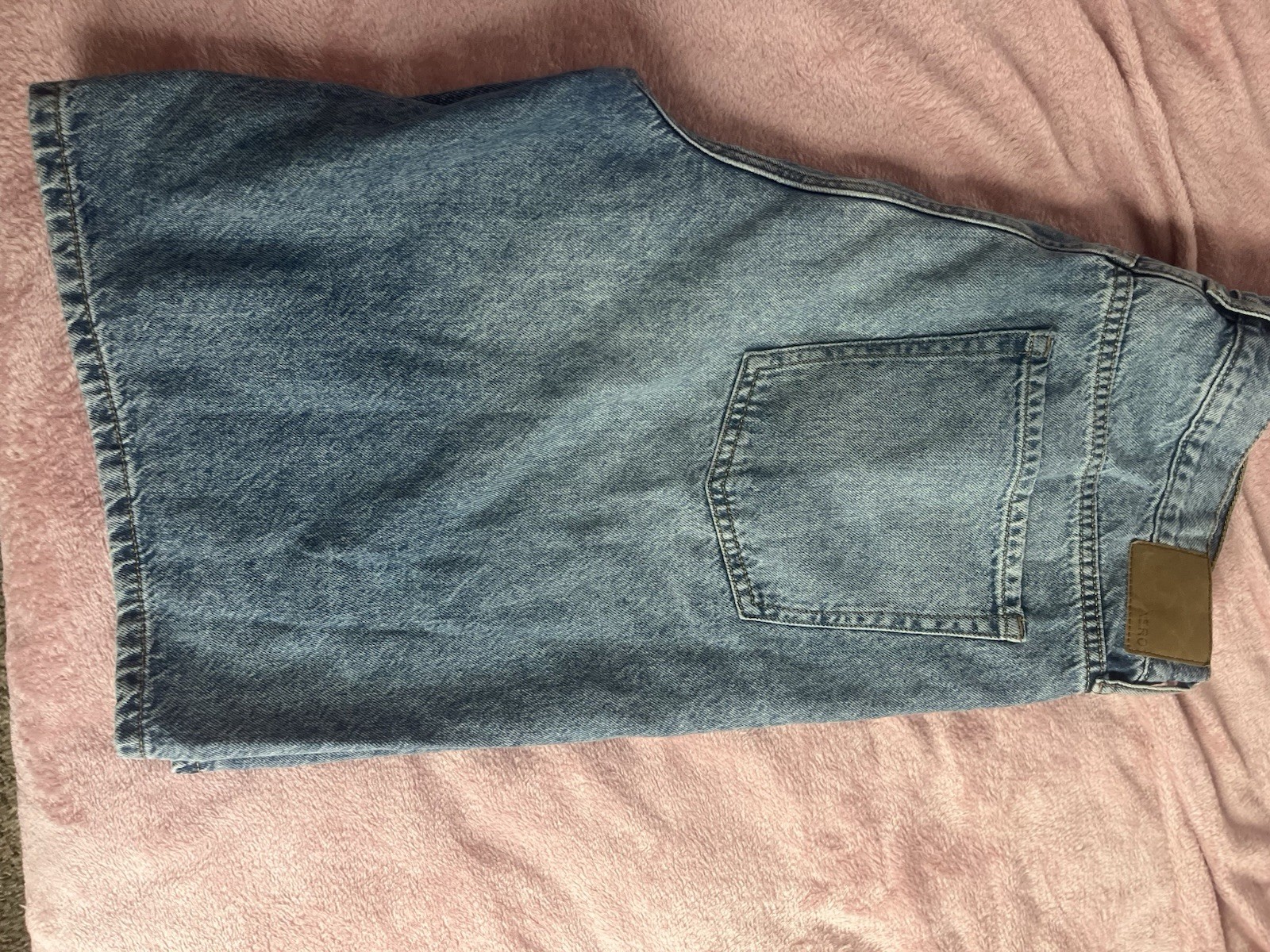 Aeropostal women Blue Medium Wash Denim Shorts Relaxed Fit 10″ Inseam Zip