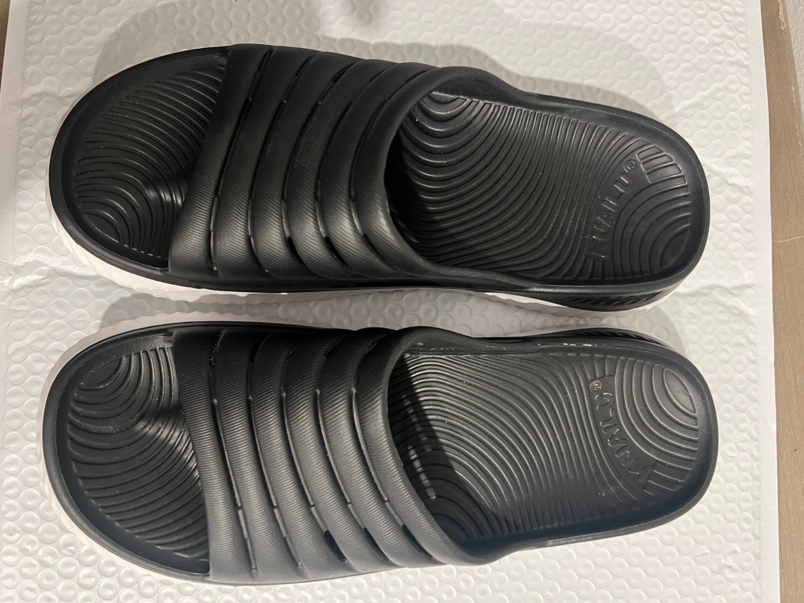 KUAILU Unisex Black & White Arch Support Open Toe Recovery Sports Slides Size 11