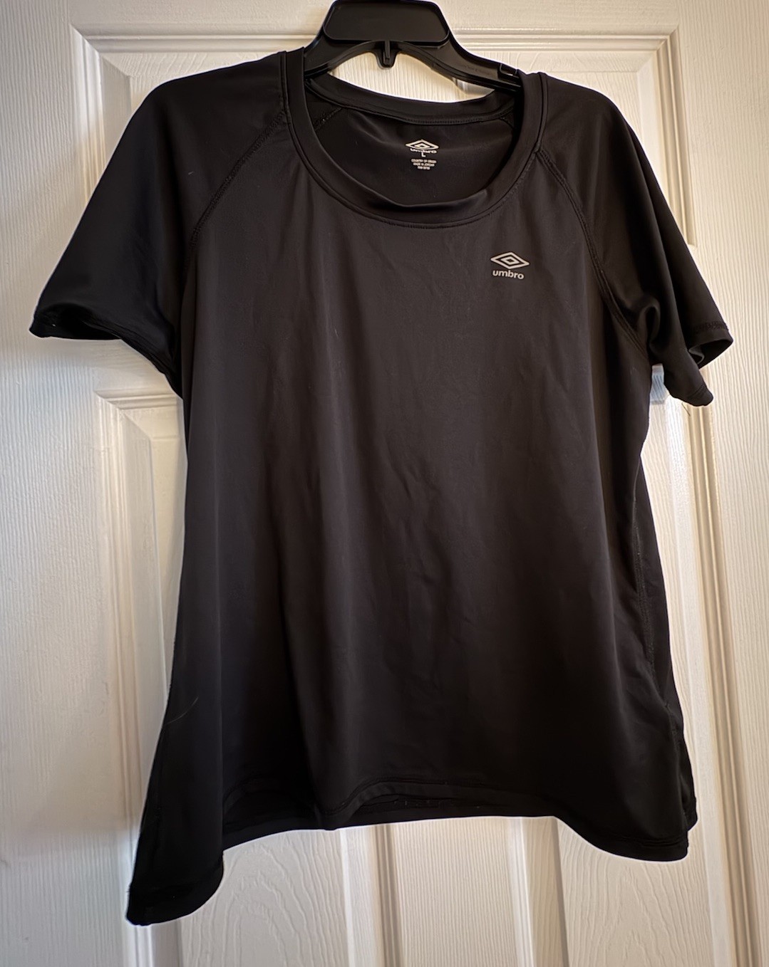 Umbro Women’s Athletic Black Logo Shirt Size Large Short Sleeve
