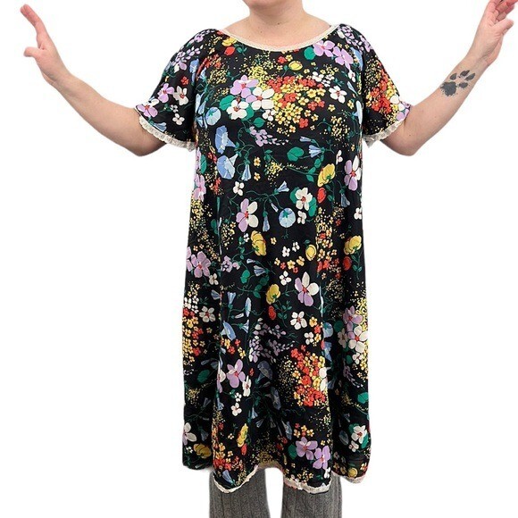 Vintage 60s Floral House Dress Womens Size XL 1X Black Yellow Lace Trim Groovy
