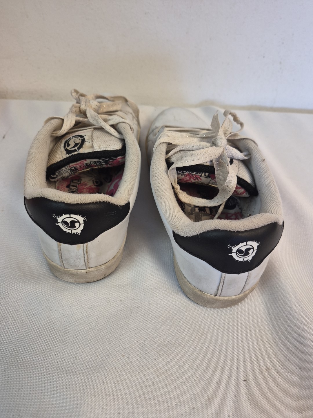 DVS Revival Splat White/ pink/ Black Women’s Shoes USA SIZE 8