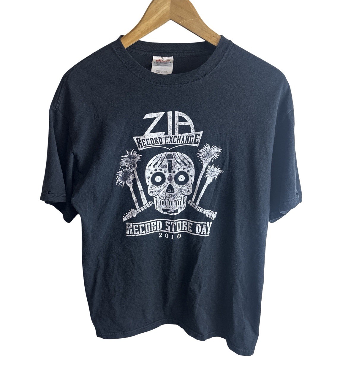 VTG Y2K Zia Records Store Men’s Black Skull Print Guitar T Shirt Size Medium