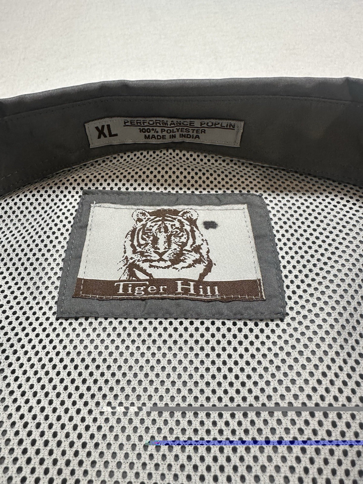NWT Tiger Hill Men’s XL Gray Vented Performance Poplin Shirt