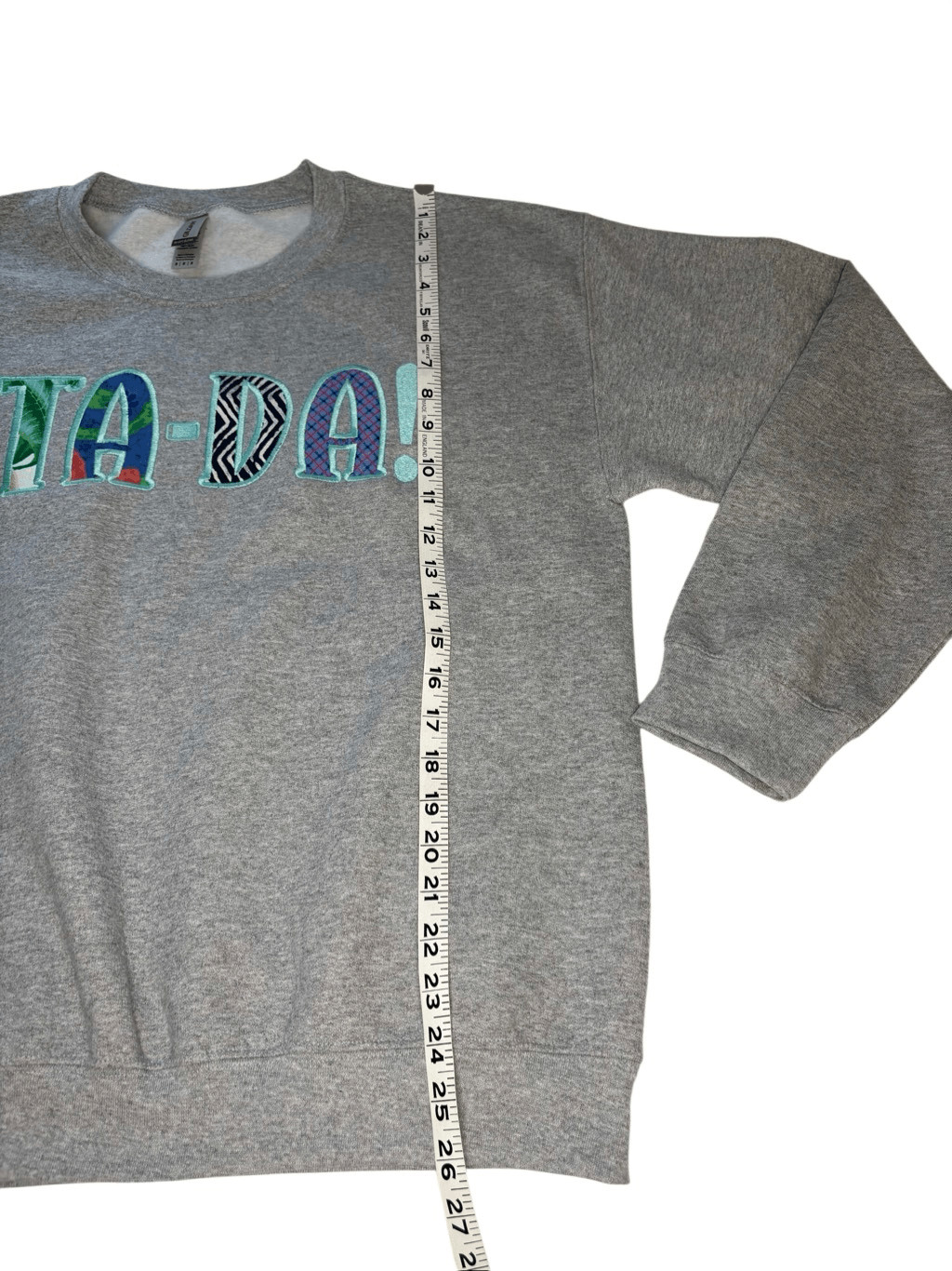 NWOT custom applique TA-DA!” Gray crewneck sweatshirt – M/L