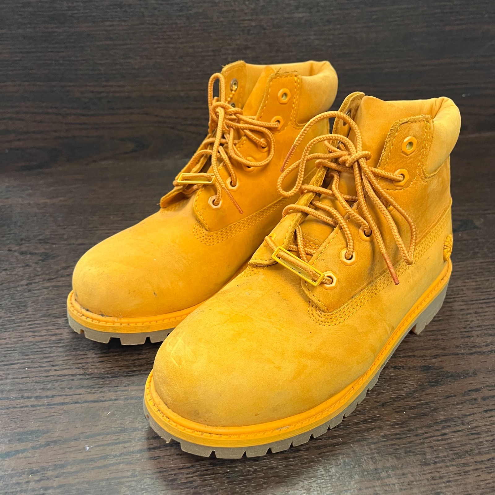 Timberland Boys Premium Waterproof Boot Size 3 Wheat Yellow Classic 6 Inch Kids