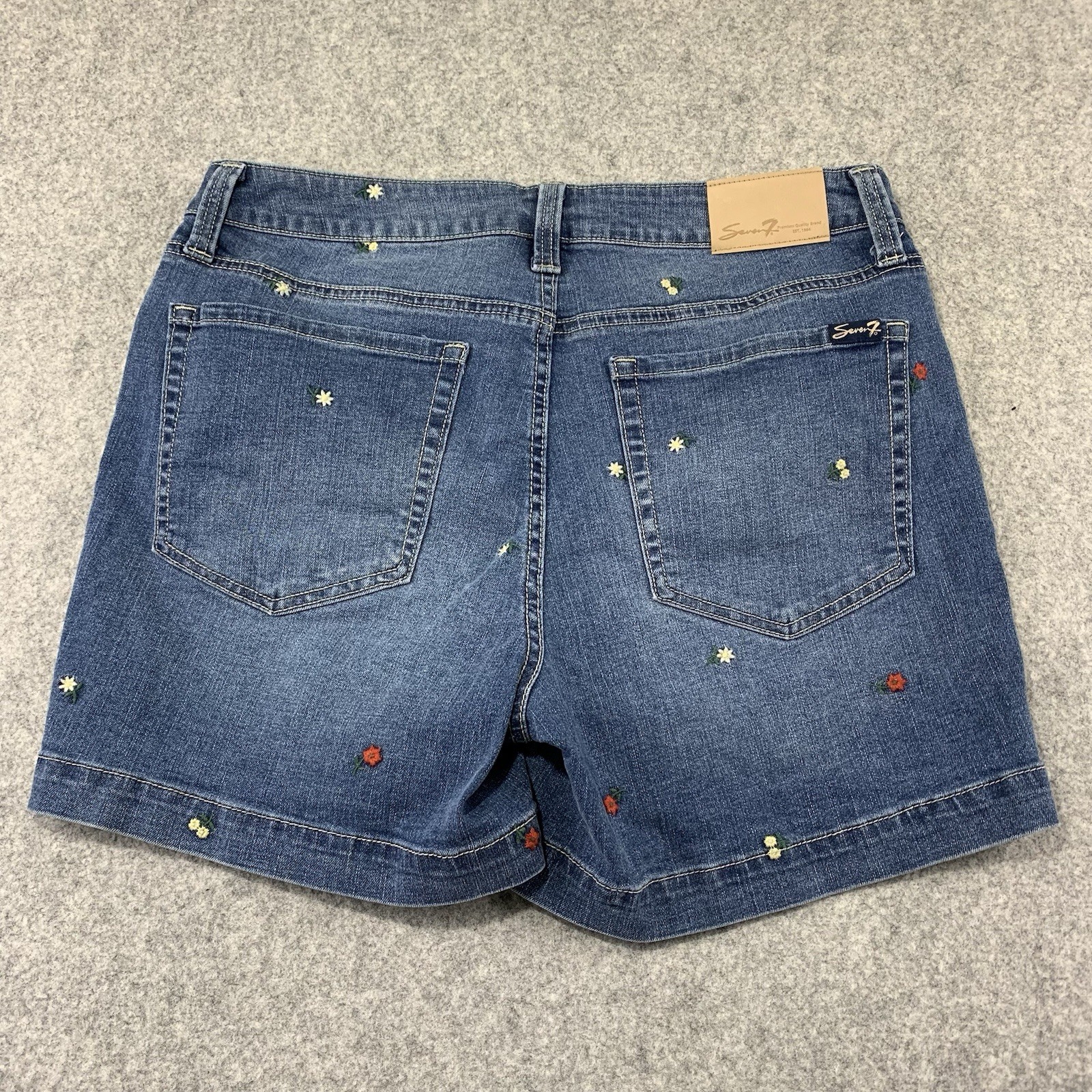 Seven7 Womens High-Rise Embroidered Floral Weekend Short Denim Size 12