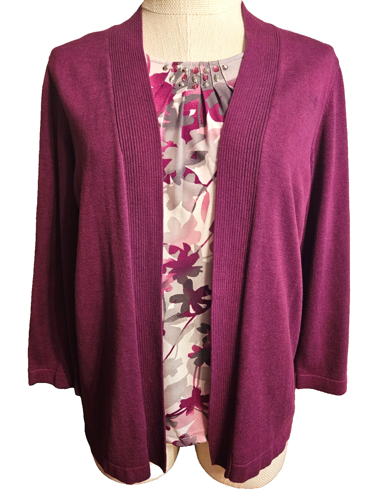 ALFRED DUNNER size S Two-Fer Set Magenta Cardigan with printed top Beaded EUC