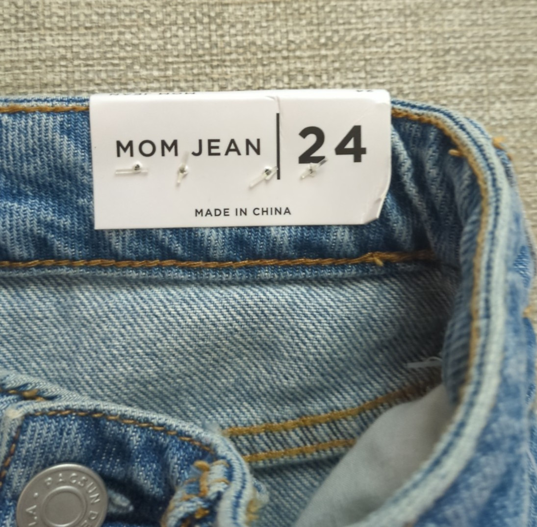 Pacsun Mom Jeans Light Wash Size 24 High Rise (24×28) NWT