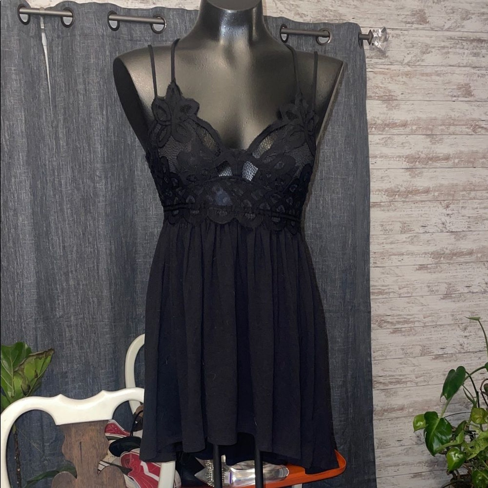 Zenana Outfitters Black Lace Top