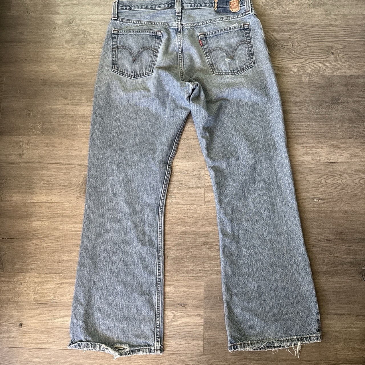 Levi’s 527 Men’s Light Wash Bootcut Low Rise Cotton Denim Jeans 5-Pocket