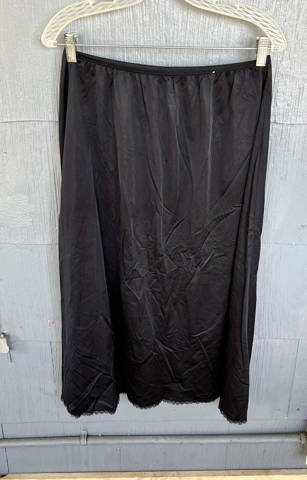 Vintage Vanity Fair Half Slip Skirt Women’s Large 32”Black Satin Nylon Long