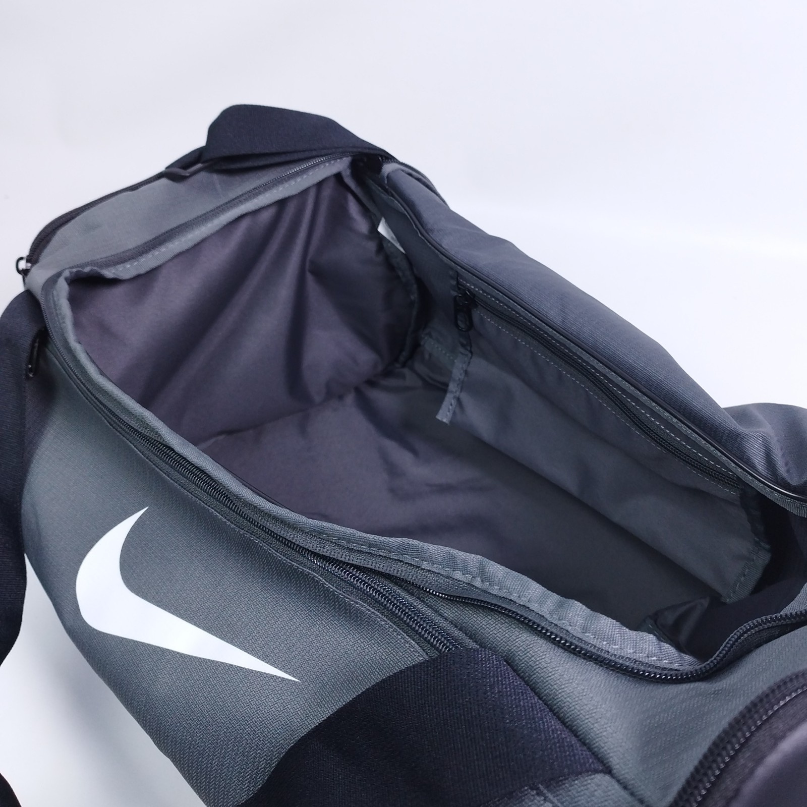 Nike Brasilia Training Duffel Bag – Grey, Small 41L