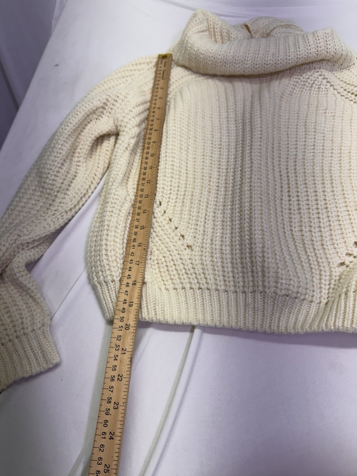 Sadie & Sage Chunky Cable Knit Cream Sweater Small Boxy Cropped Long Sleeve Boho