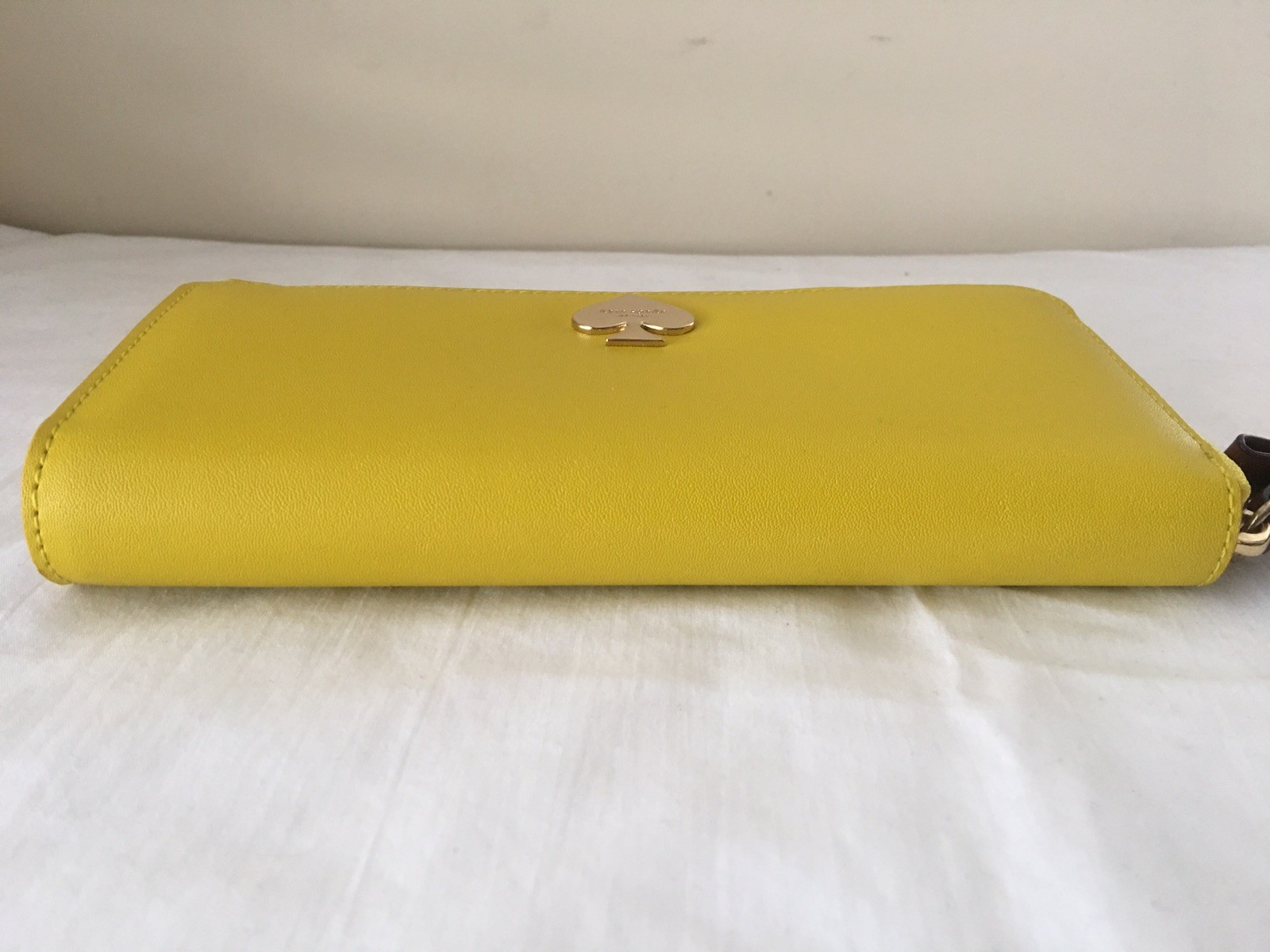 NWT Kate Spade Nisha Cobblestone Park Zip Around Wallet, Graffitiyl (708)/Yellow