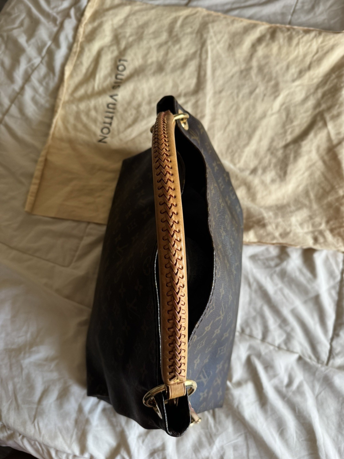 Louis Vuitton Artsy MM Hobo Bag