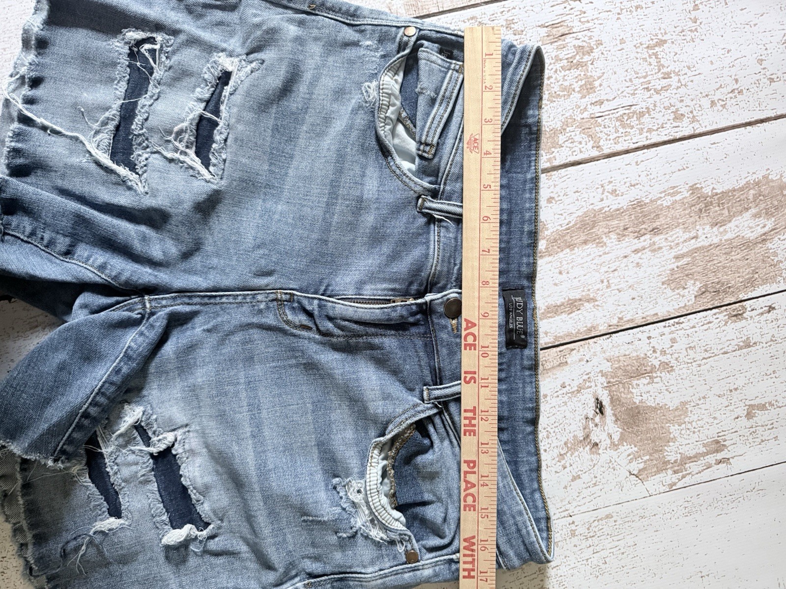 Judy Blue Los Angeles 1XL Light Wash Distressed Fringe Cut-Off Denim Shorts