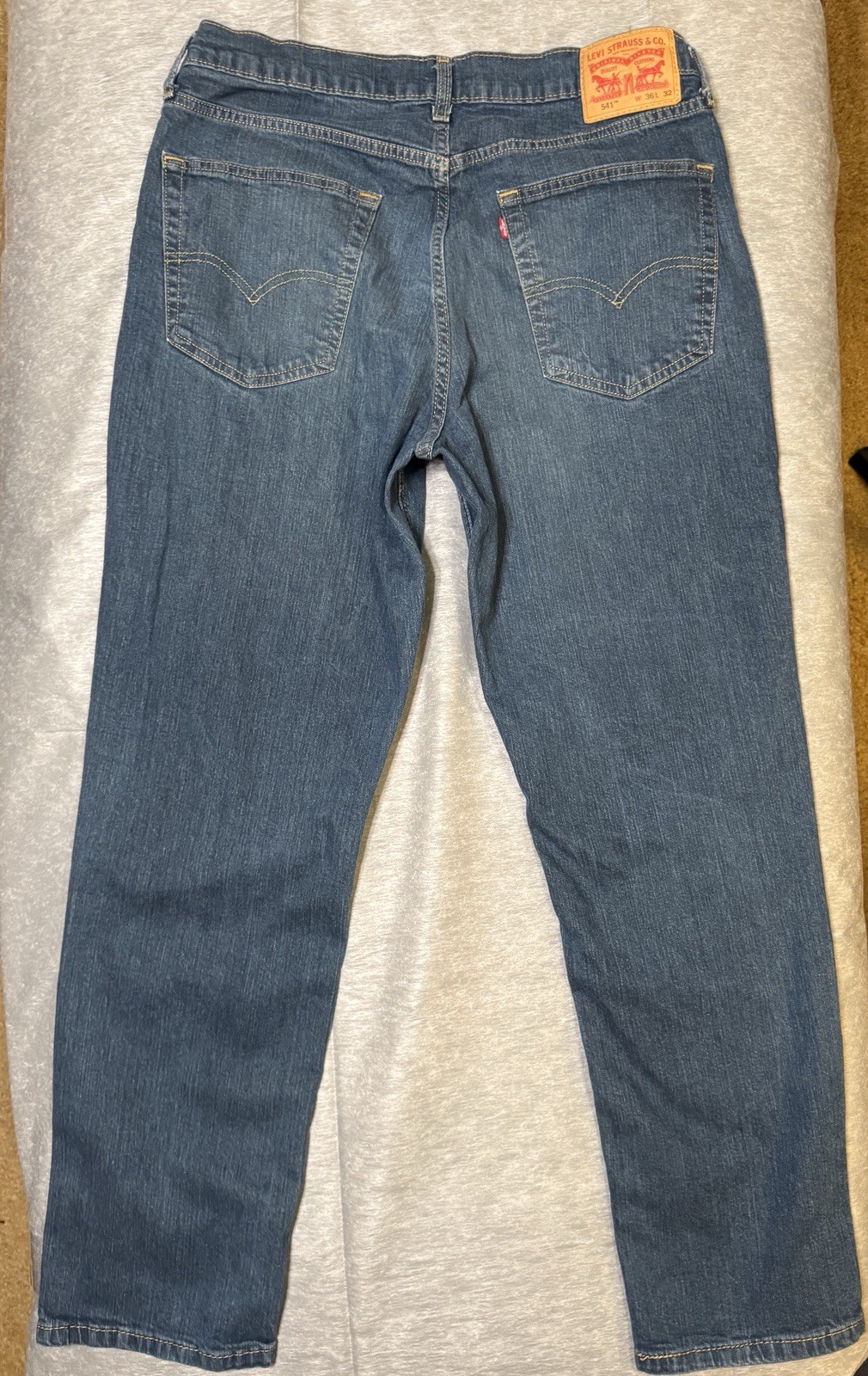 Levi’s Men’s 541 Athletic Fit Tapered Blue Denim Jeans Mid Rise 5-Pocket (P4)