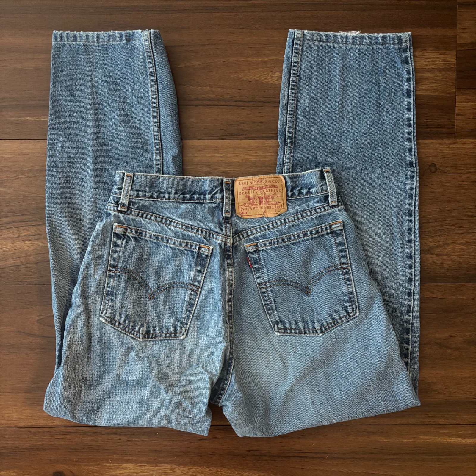 Vintage Levi’s 560 Loose Fit Straight Leg Jeans Size 6 Reg L Medium Wash Denim