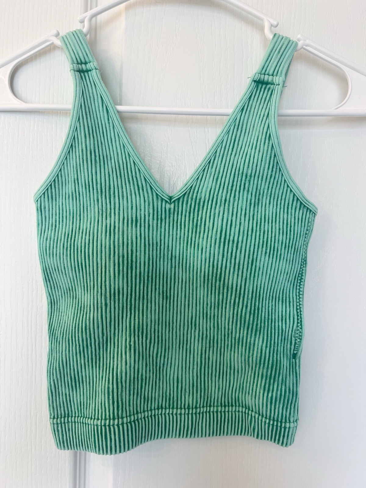 Zenana Green Ribbed Knit V-Neck Wide Strap Tank Top L/XL w/Built in Bra