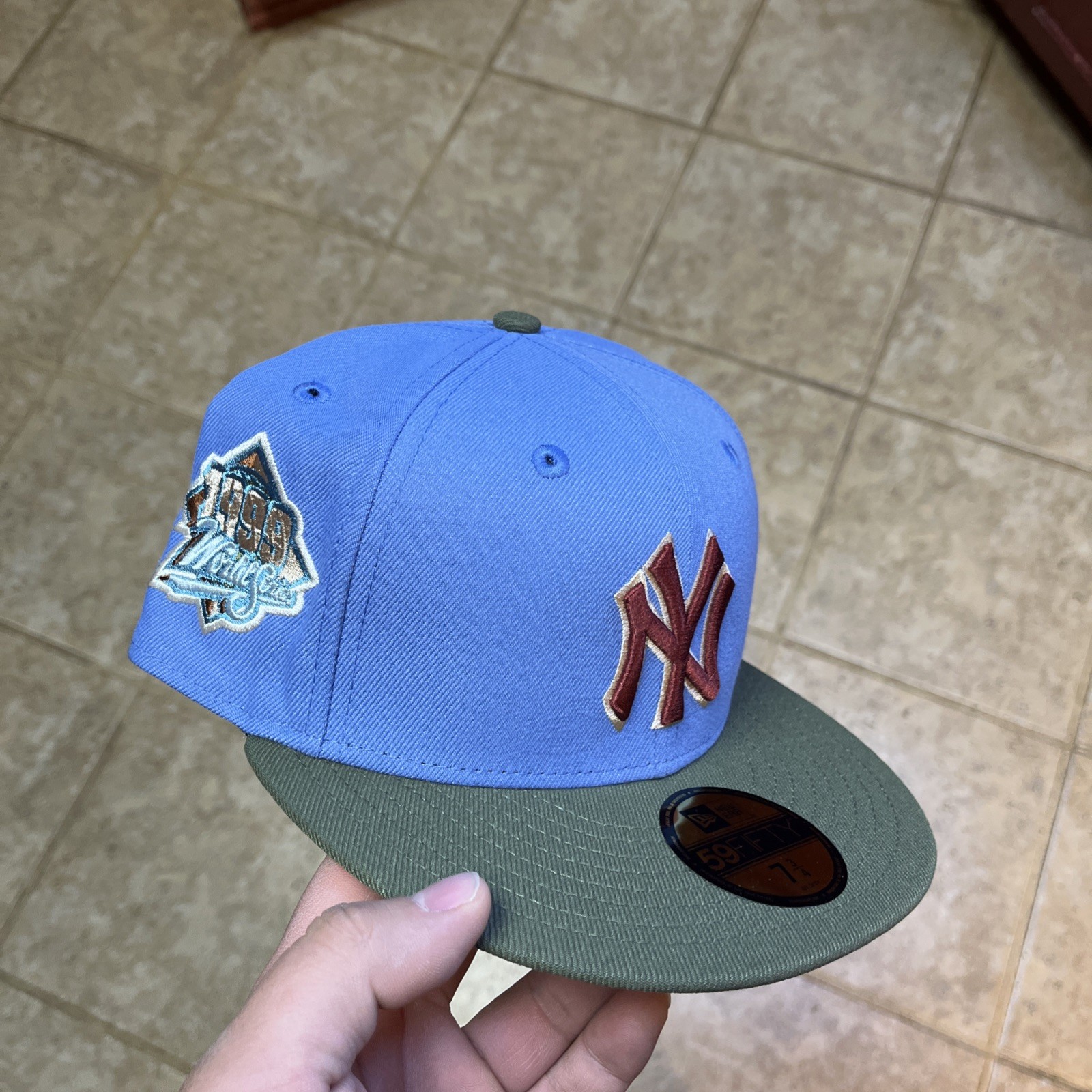 New Era Fitted Hat Club Exclusive 7 3/4 Great Outdoors NY Yankees 1999 WS Patch