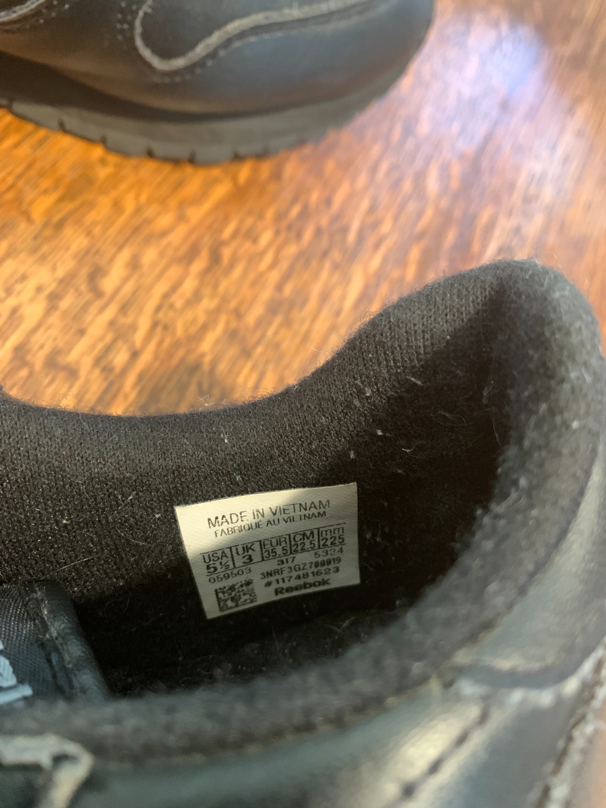 Reebok Classic Leather All Black Sneaker Womens 5.5