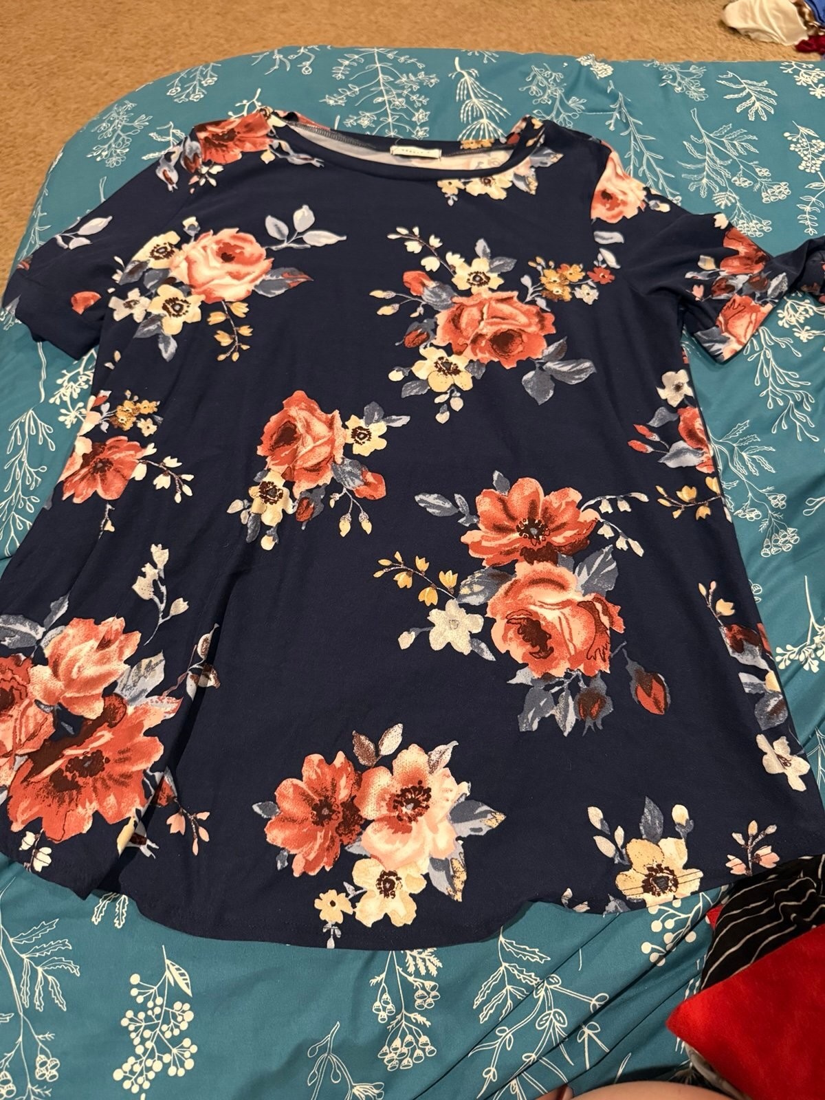 Reborn j floral top like a XL