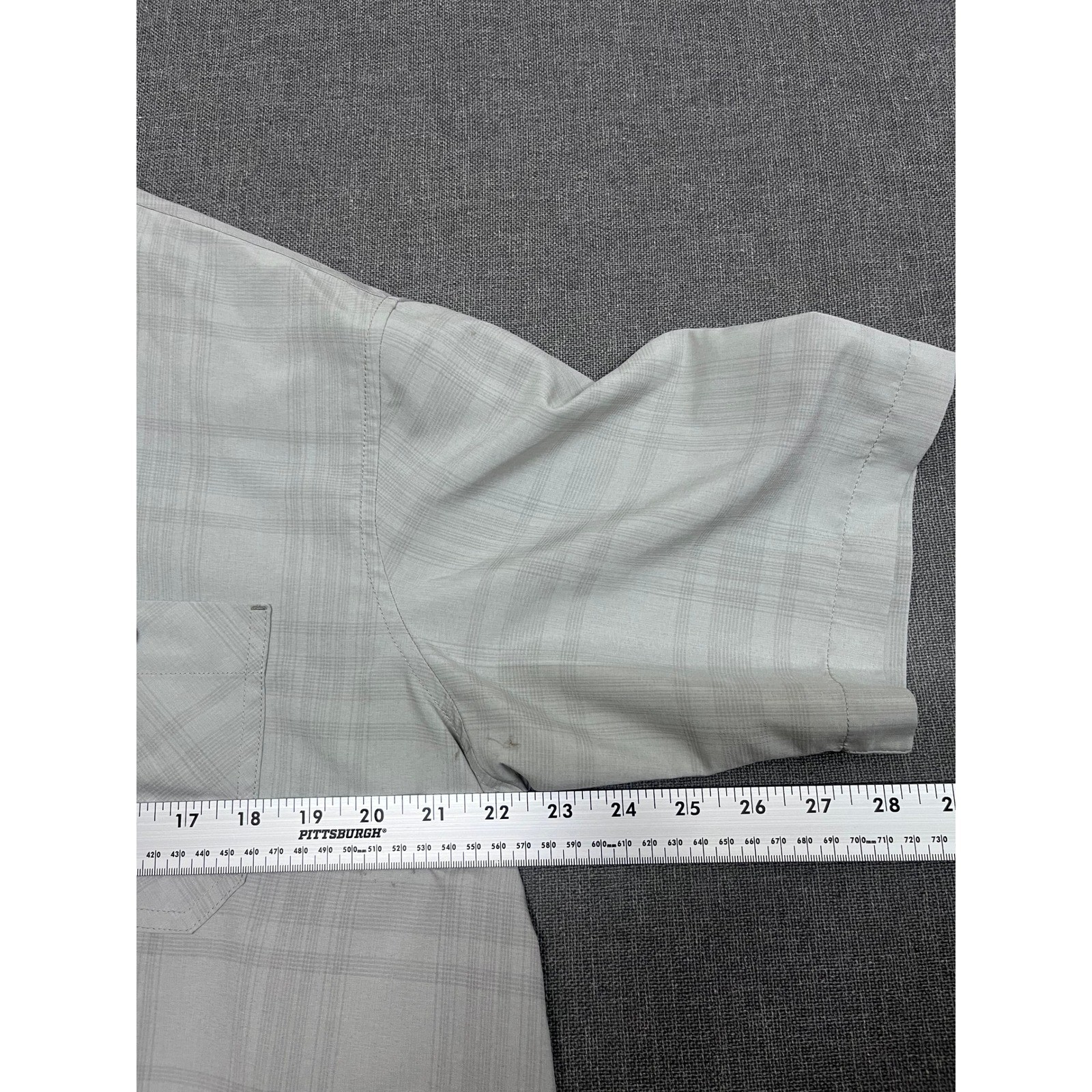 Orvis Mens XL Gray Plaid Short Sleeve Button Down Shirt Dual Pocket Classic Col.