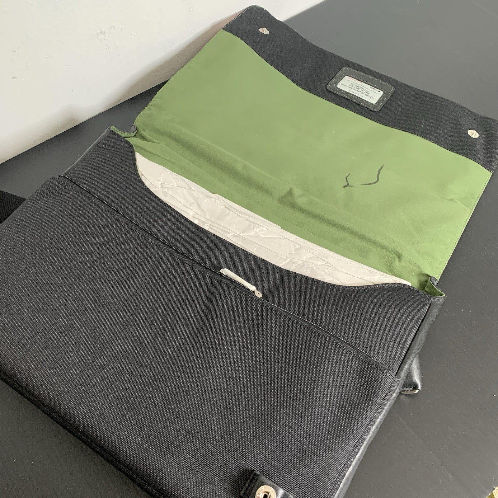 Knomo London – Black Laptop Business Messenger Bag