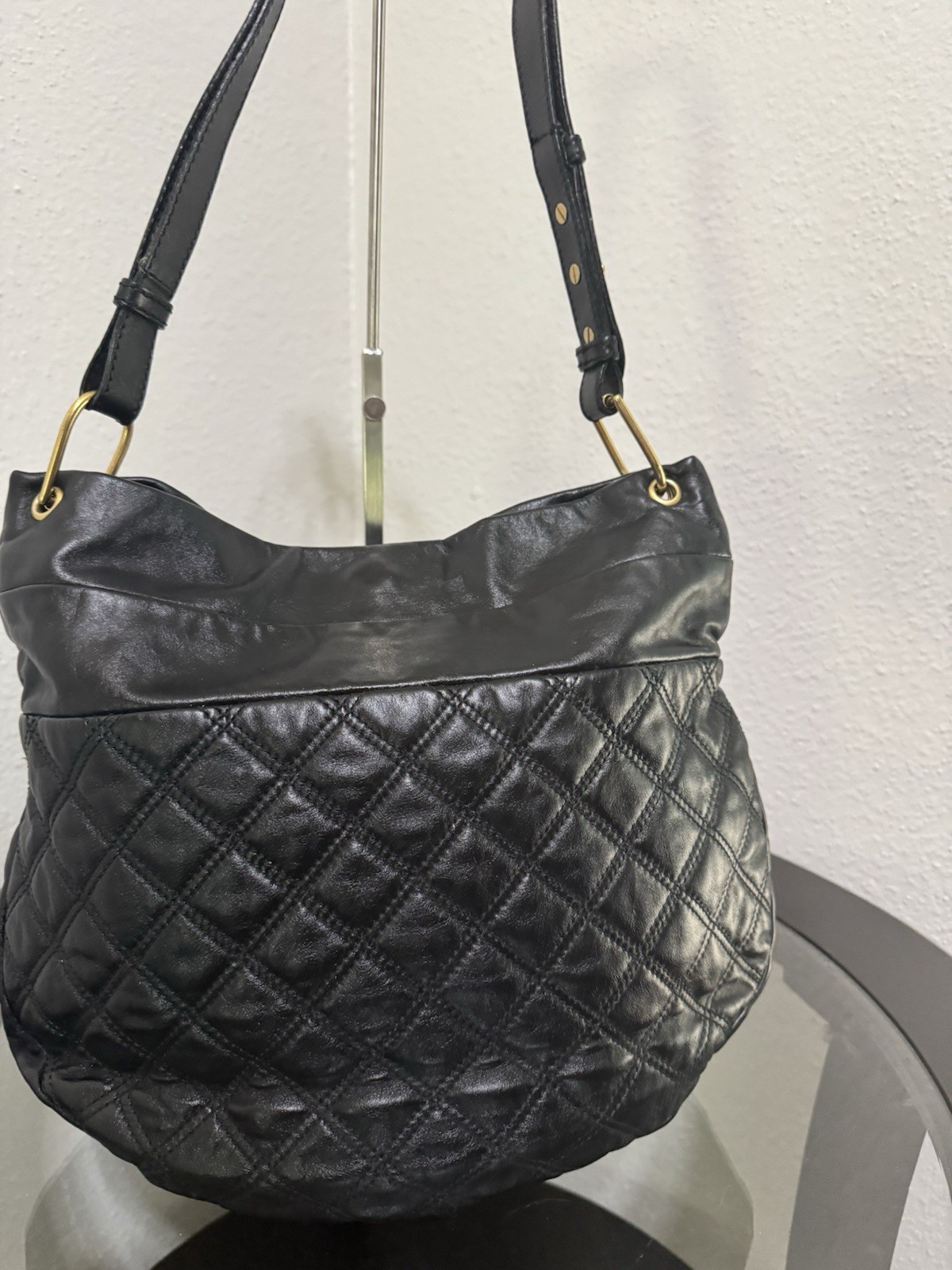 Marc Jacobs Black Quilted Shoulder Bag Hobo Turn Lock Zip Gold Hardware Charm