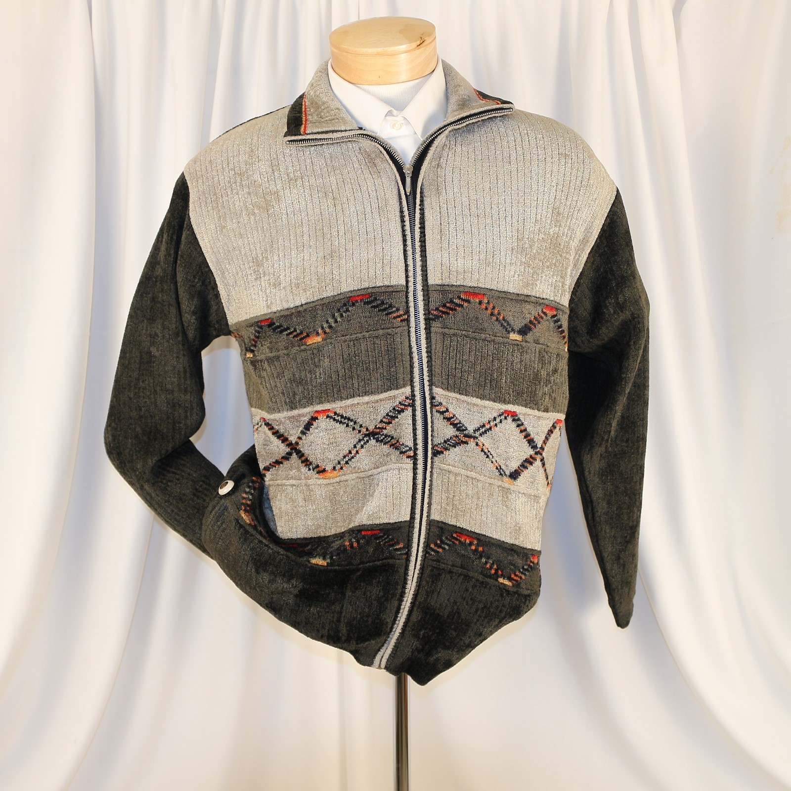 WINTER CARE MODWEAR Gray Black Orange Red Men Velvet Cardigan Sweater Size M