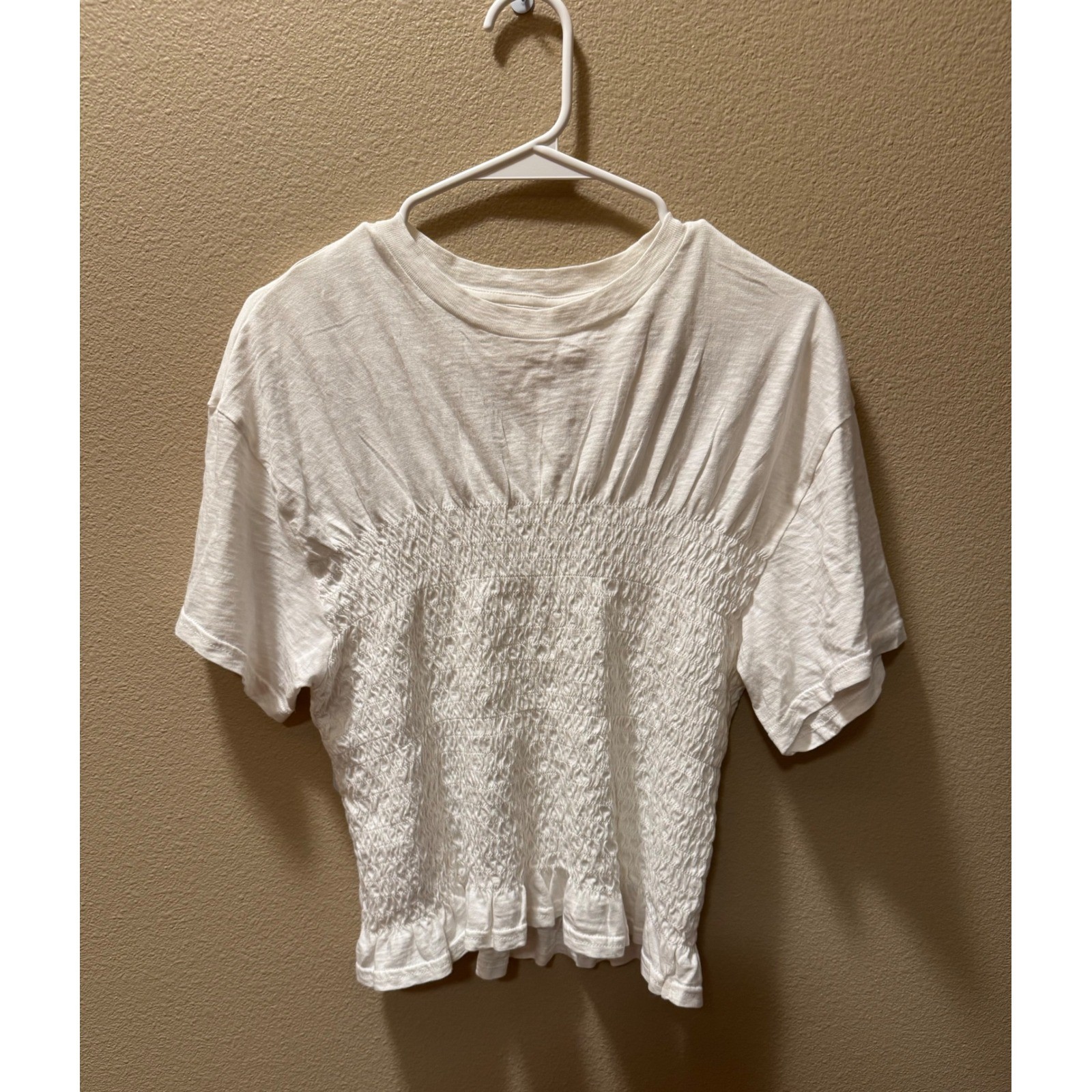 Aerie White Smocked Short Sleeve Top Slub Knit Ruffle Hem L NEW
