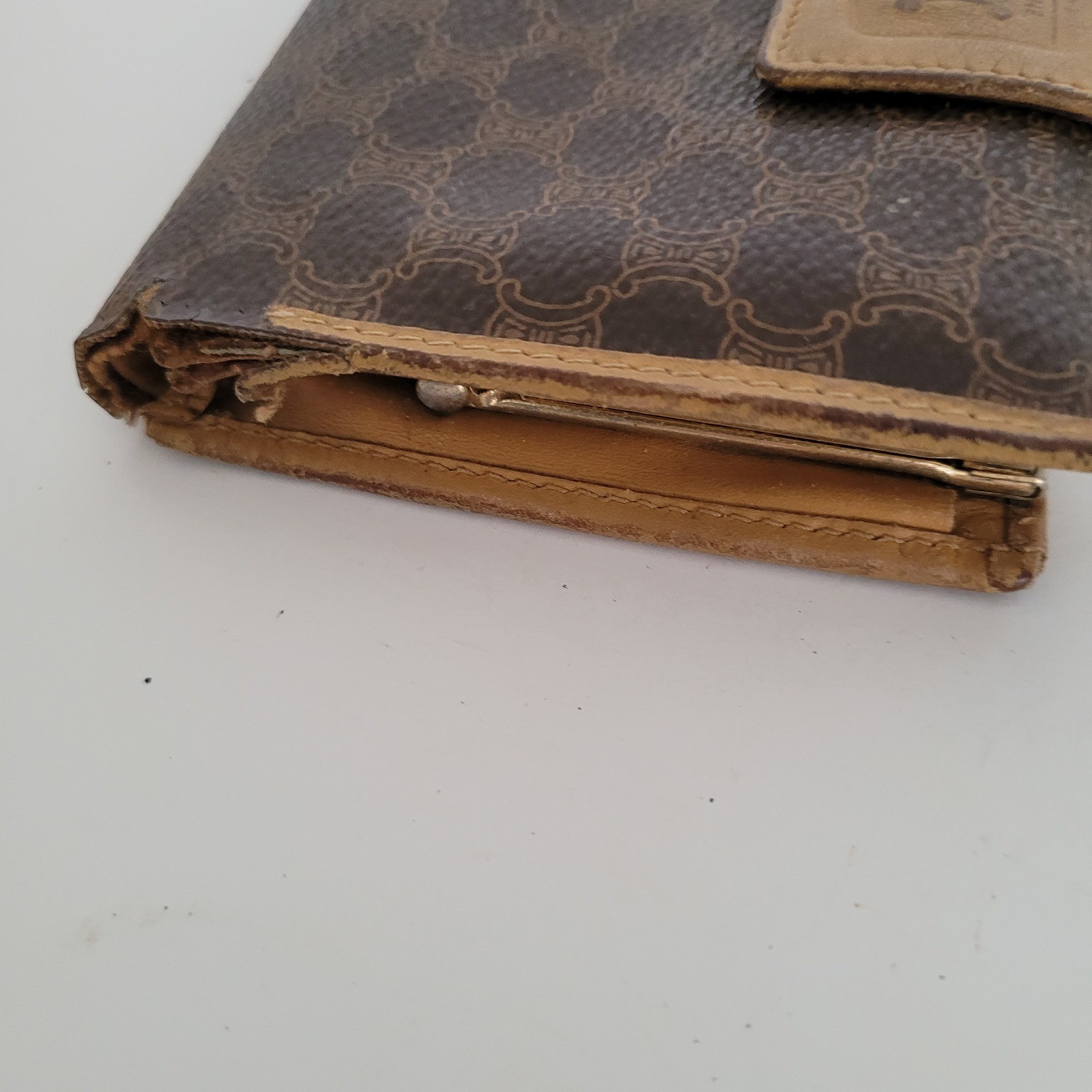 Vintage Celine Macadam Triomphe Bifold Wallet Brown Monogram Kiss Lock Italy M13