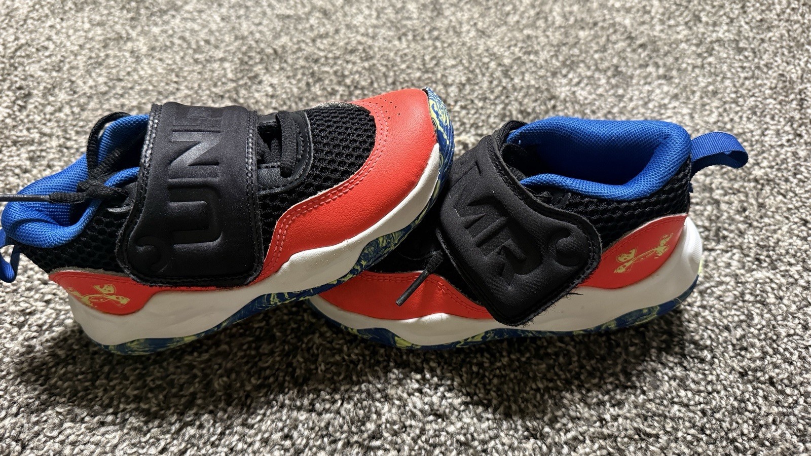 Size 11k Under Armour PS Zone BB 2