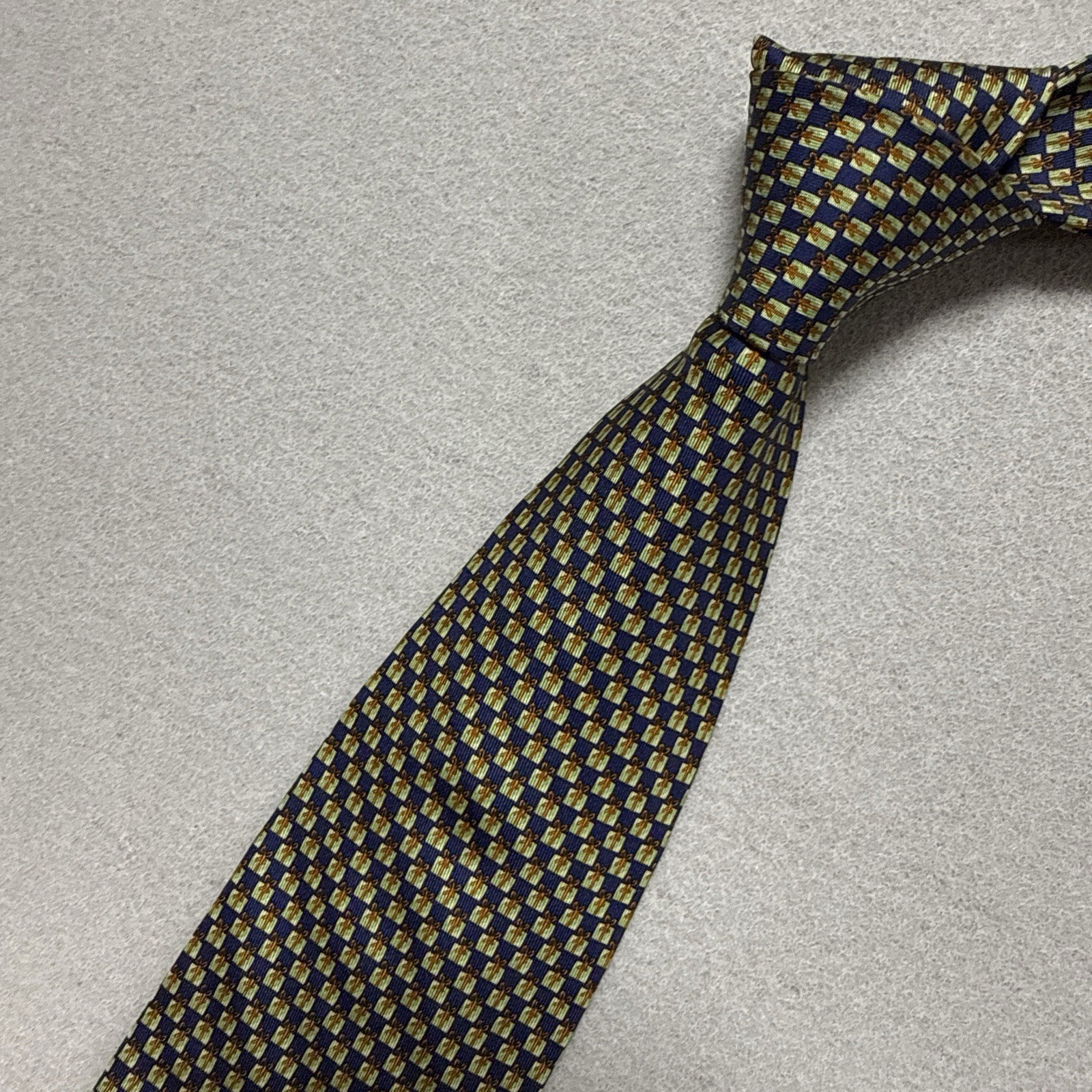 Salvatore Ferragamo Tie Navy Gift Box Present Print Silk Italy 100% Wide 9.2cm