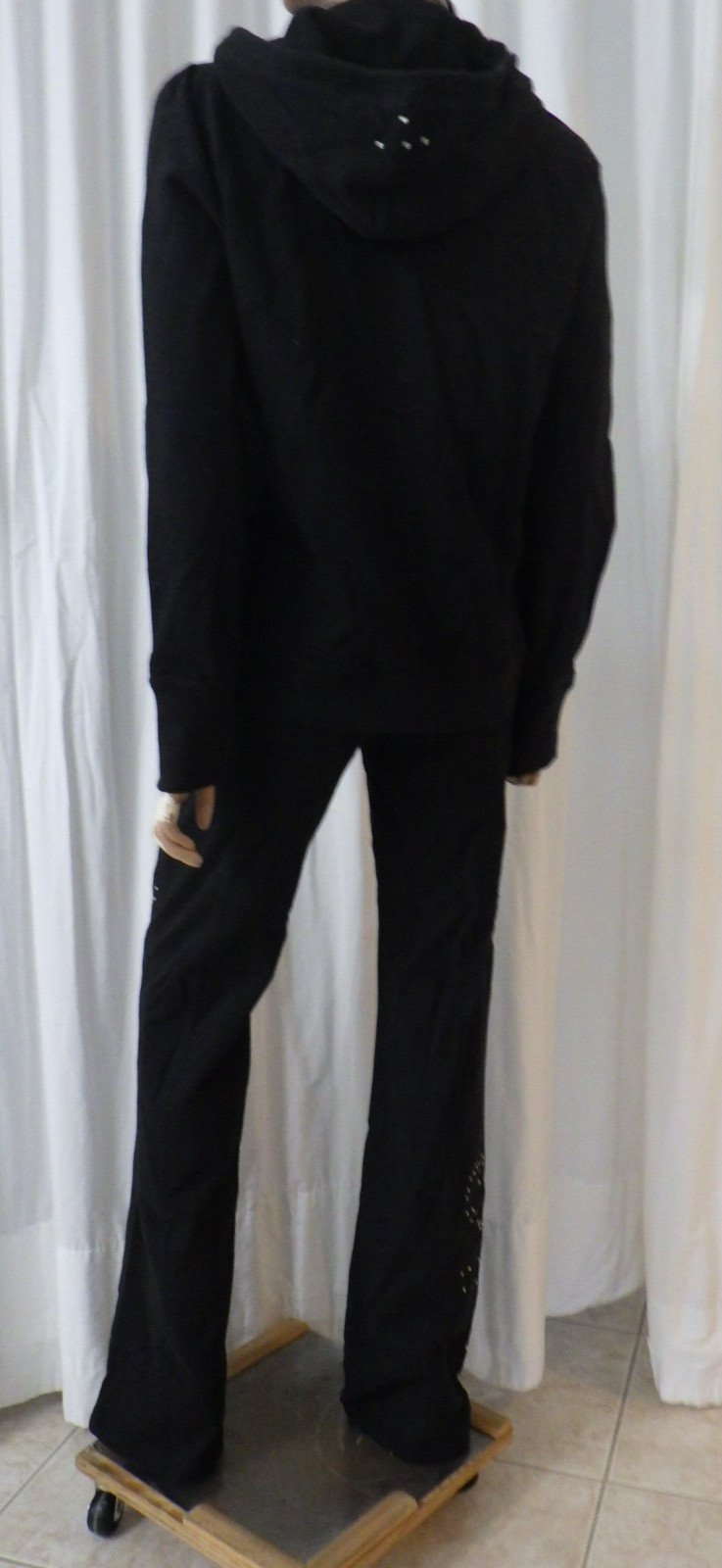 NWT BCBG sz LARGE (Bust38-40) BLK ON BLK APPLIQUE 100% COTTON 2 PIECE TRACKSUIT