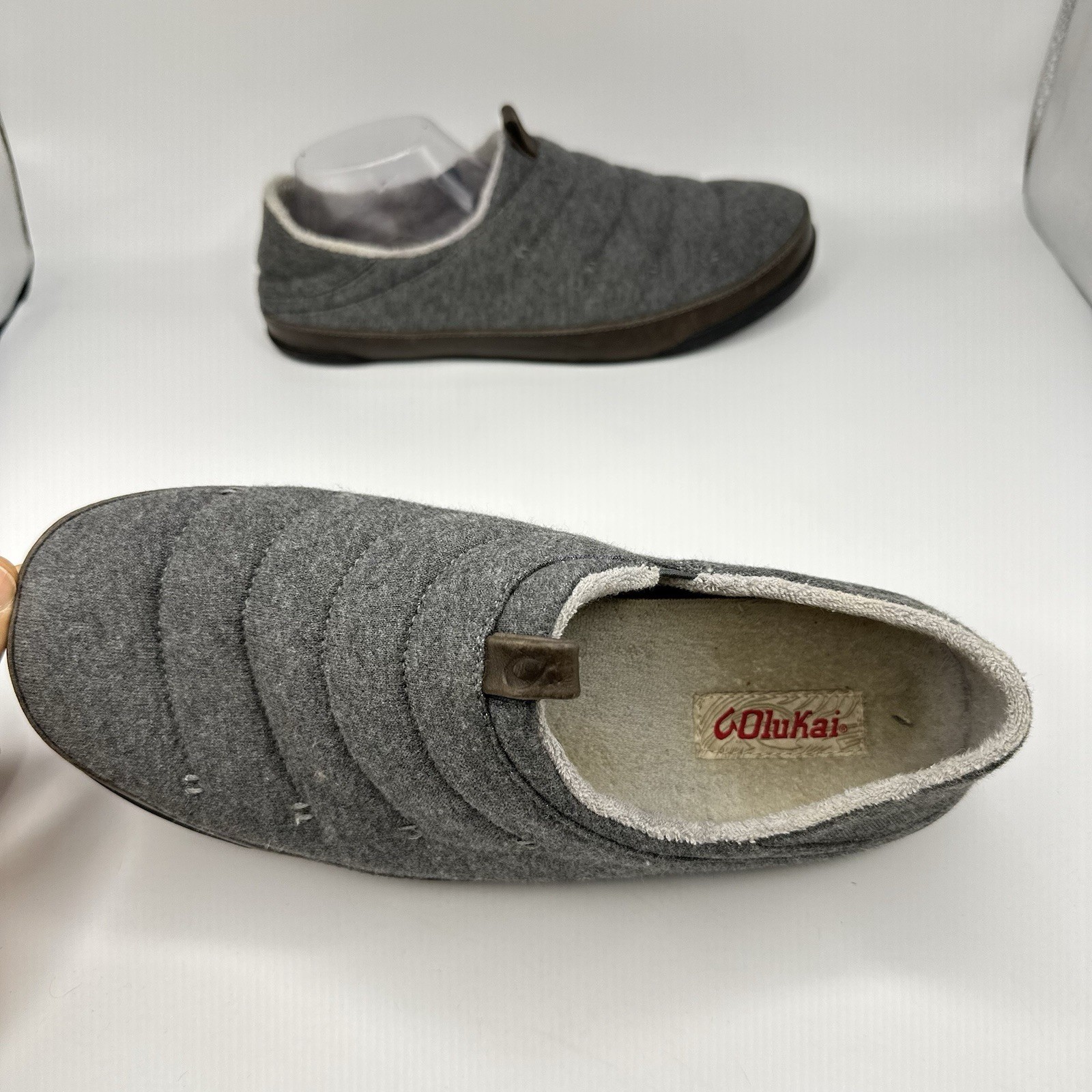 OluKai Mahana Men 11 Dark Shadow Quilted Jersey Drop-In Heel Slipper
