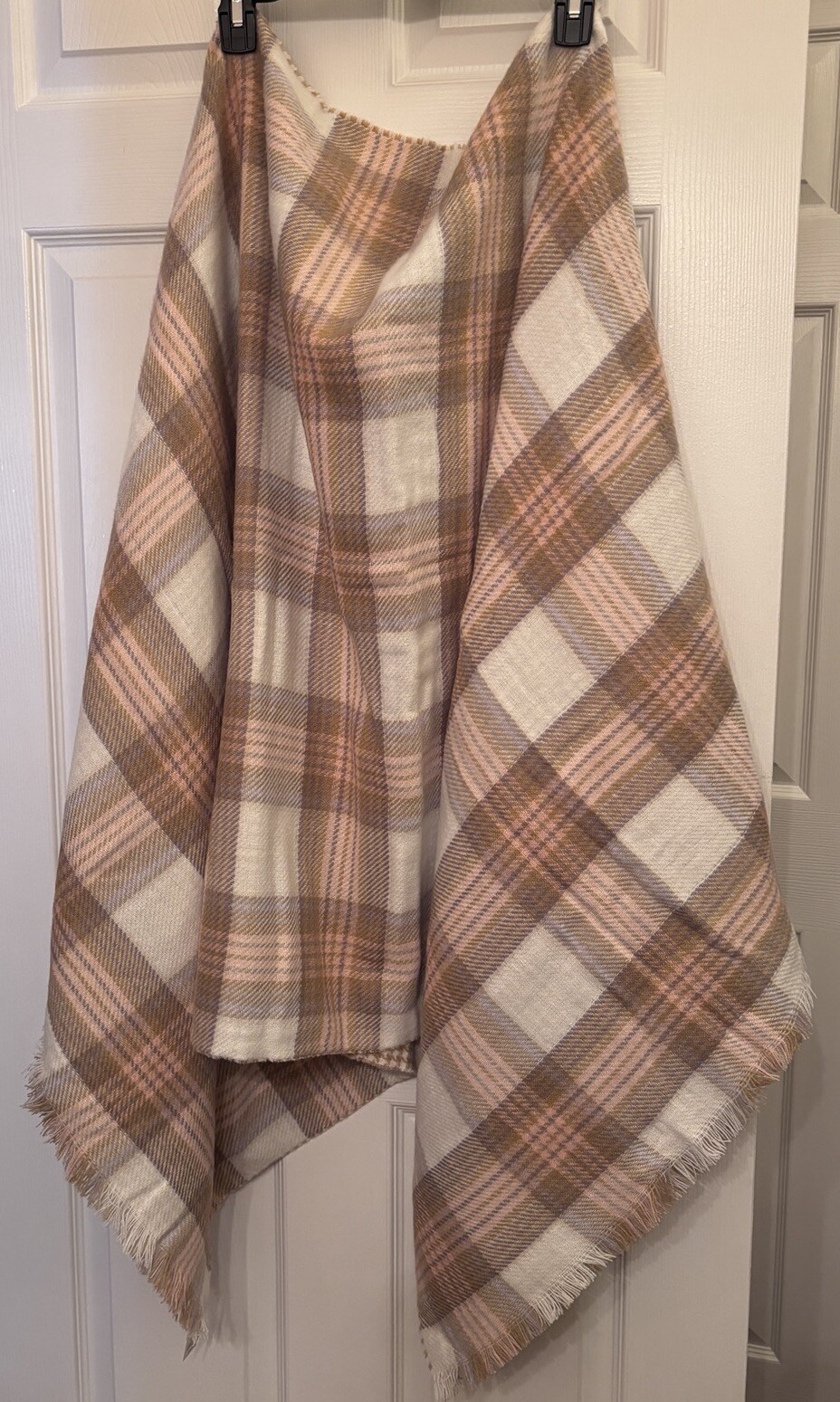 Wrap/Blanket 34”W x 70”L Plaid Ivory Tan Pink Attention Warm Cozy OSFM NWT
