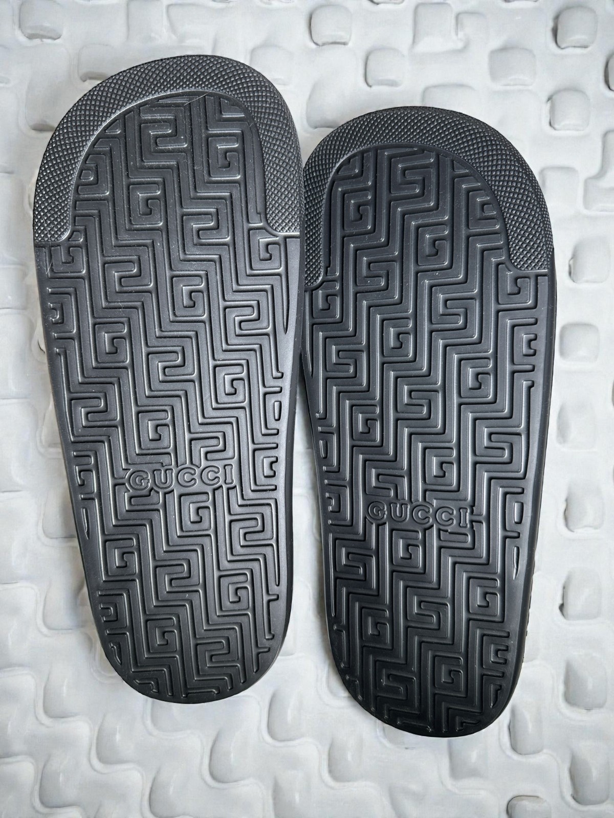 NIB Gucci Black Green Red Web Rubber Slides Sandals Authentic Size US8.5 UK8