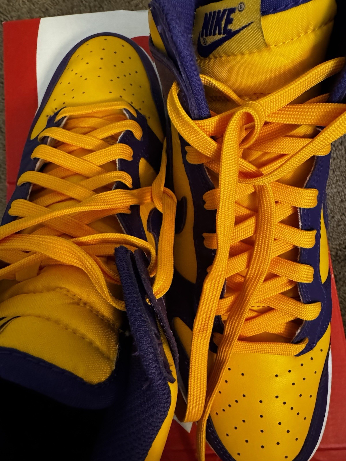 Nike Dunk Mid Top Lace-Up Sneaker Lakers Court Purple/University Gold DD1399-500