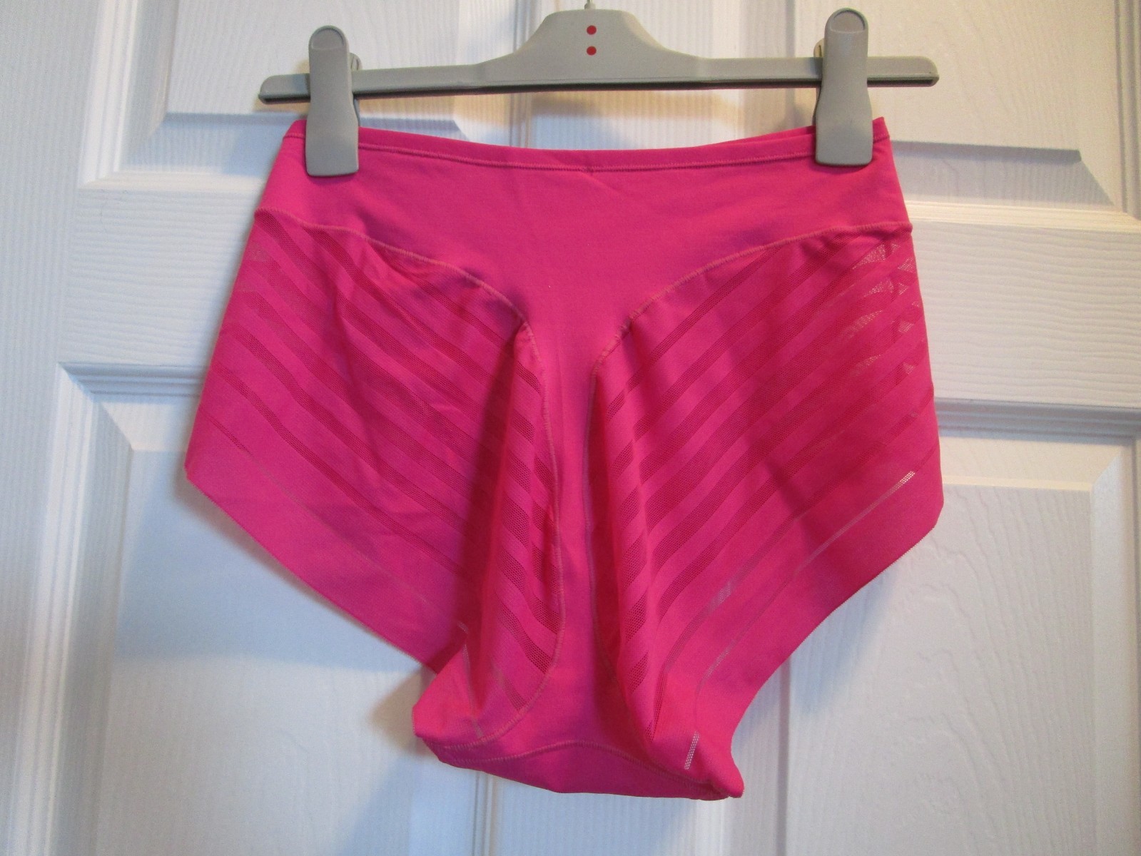 LEONISA LACE STRIPE UNDETECTABLE CLASSIC SHAPER FUCSIA PINK PANTIES SIZE XL NEW
