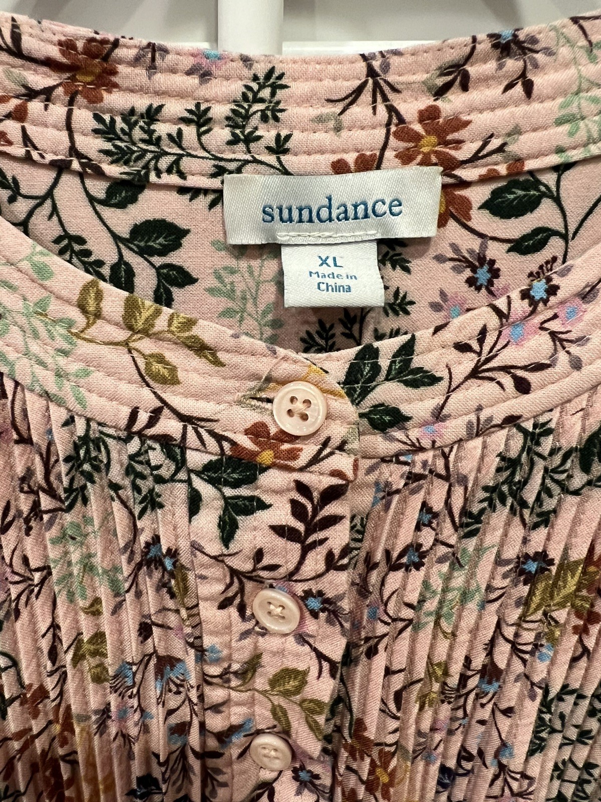 Sundance Popover Pink Floral Blouse XL Lightweight 100% Rayon Pleated Buttons