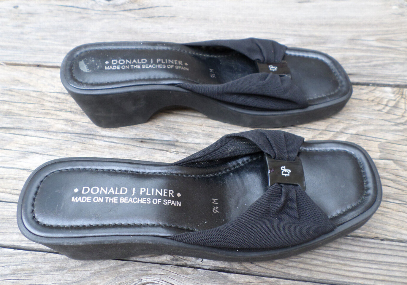 Donald J Pliner Black Slide Sandals with 2.25 in heels. Women’s 9.5 M