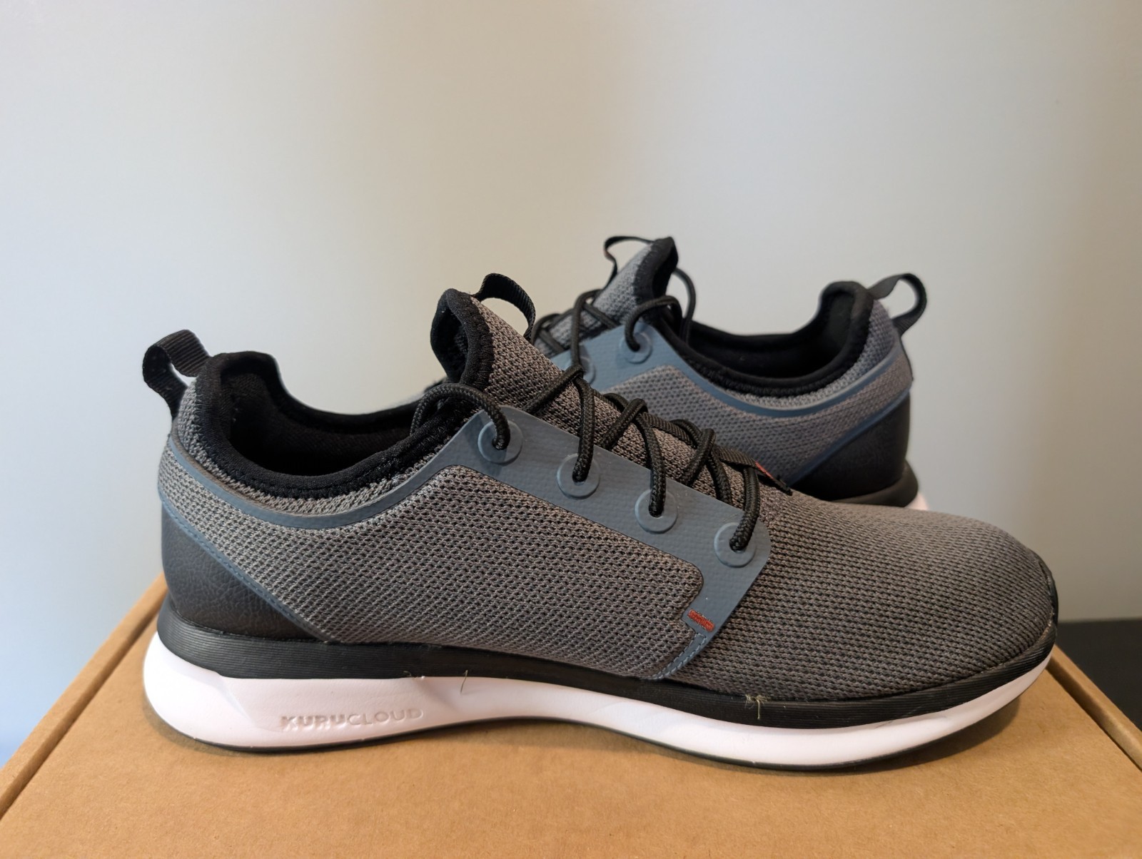 Kuru Atom Mens Sz 11 Waterproof Gray Black Athletic Walking Shoes Sneakers w/Box
