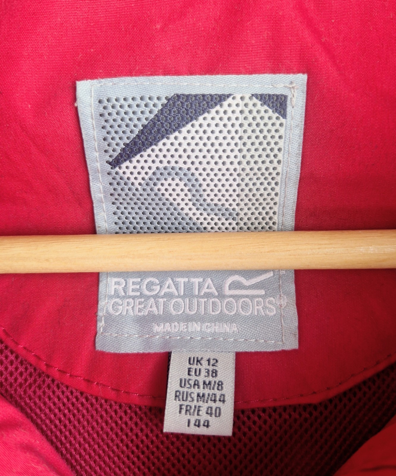 Regatta Womens Waterproof Hooded Jacket Size 12 Pink Outdoor Coat