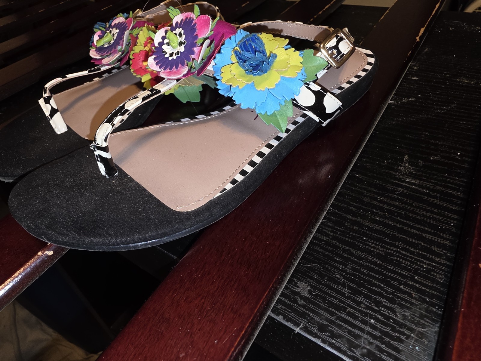 Betsey Johnson Kids US 3 Leather Thong Sandals Floral Buckle Ankle Strap